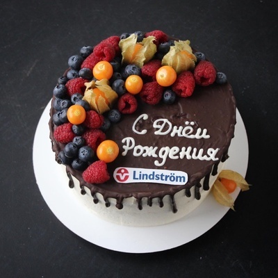 Корпоративный торт на день рождения сотрудника